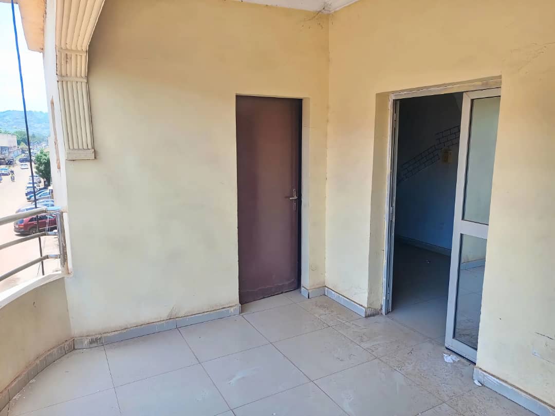 Appartement de 2 chambres à louer à l'aci 2000