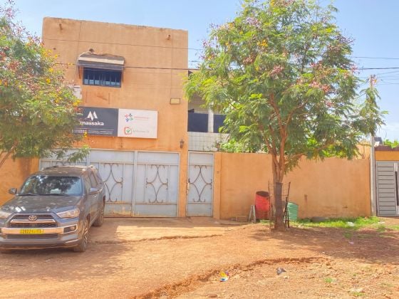 SUPERBE DUPLEX DE 06 CHAMBRES EN LOCATION À SOMGANDE — AGIS ...