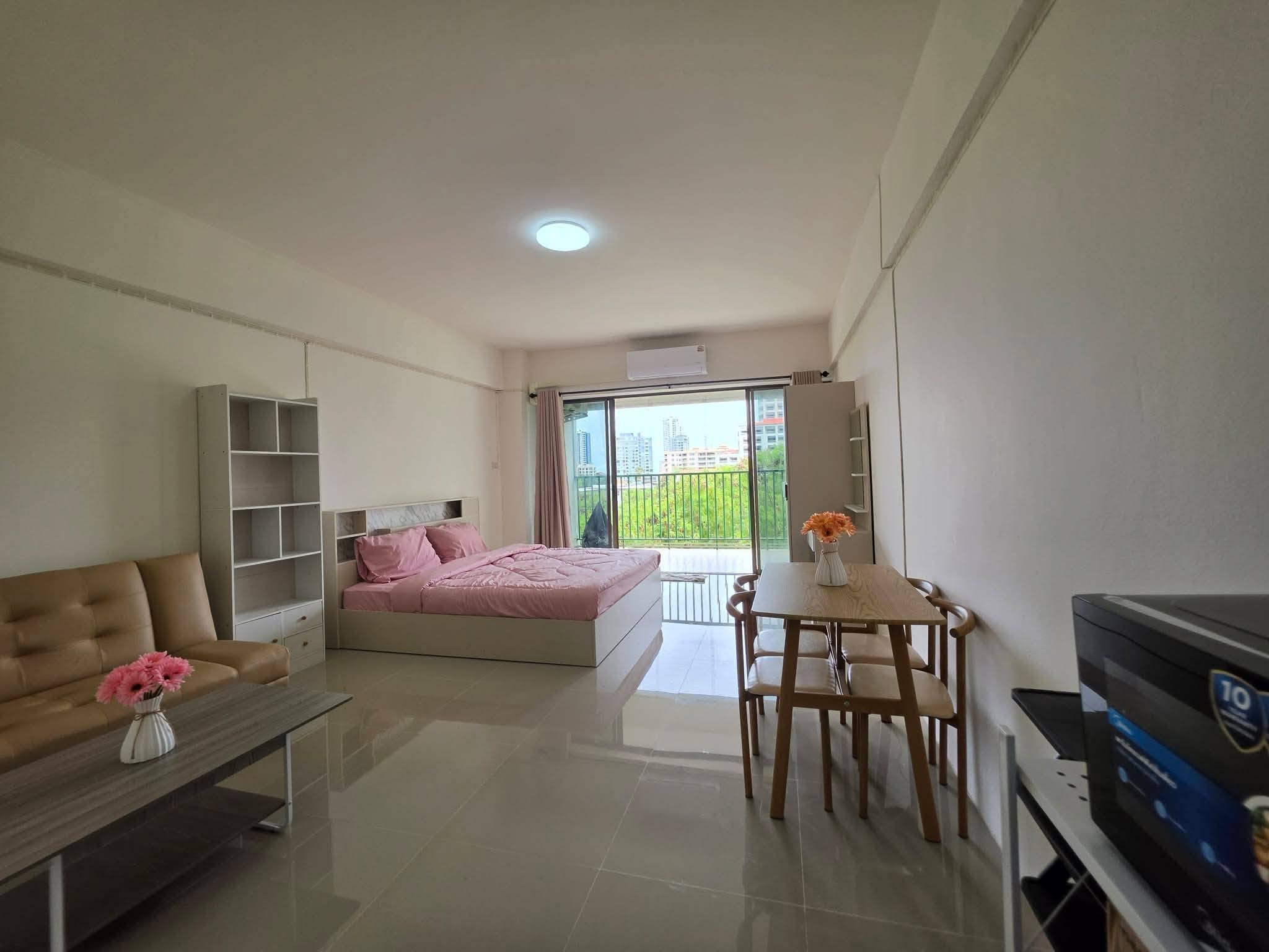Condo for rent Pratamnuk at Sombat condotel 💦🐳✨