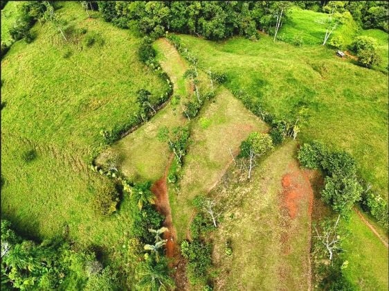 Country house in Miravalles with beautiful views and ready-to-build site