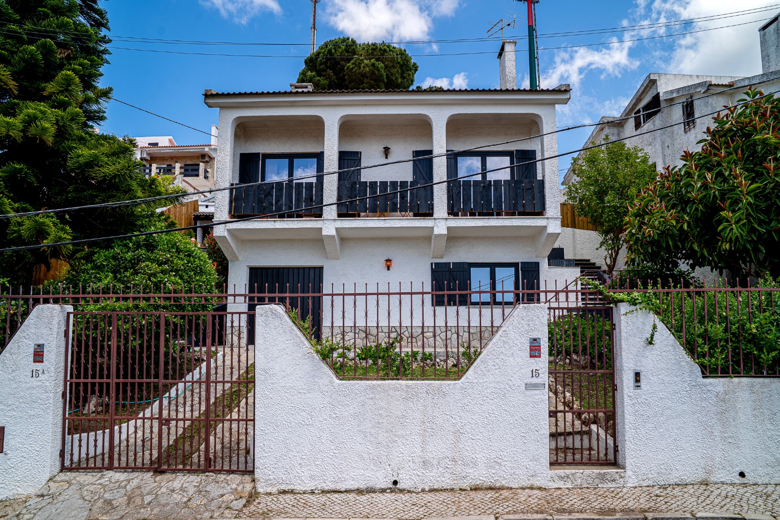 Villa T3+1 rénovée avec jardin, sauna et vues panoramiques à Sesimbra