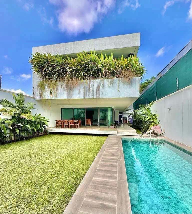 À LOUER — VILLA DUPLEX 6 PIÈCES AVEC PISCINE & JARDIN | RIVIERA 3, non loin du Lycée Français Blaise Pascal.