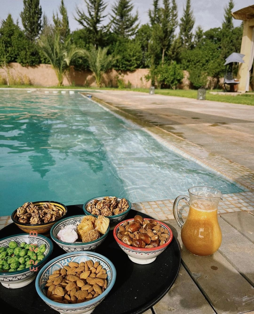 Riad a louer ayant 9 chambres ,piscine, jusqu'à 18 personnes 🌴 famille ou en groupe.