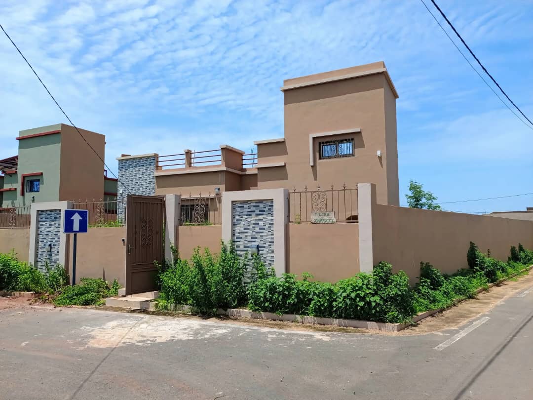 Villa neuve de 3 chambres à louer à samaya 