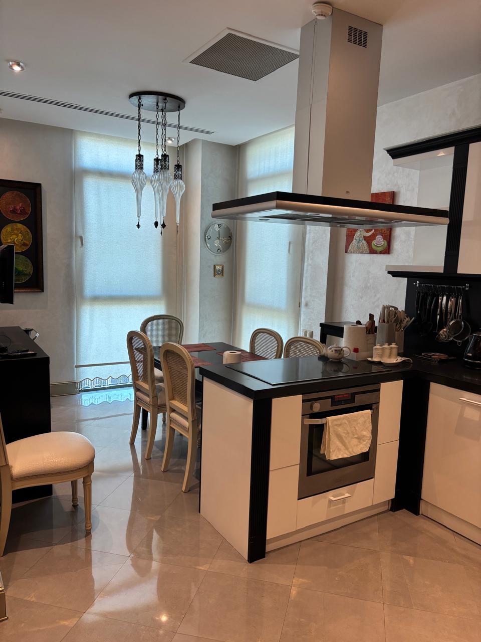 Exellent 4-room flat close to İcheri Sheher metro and Old City