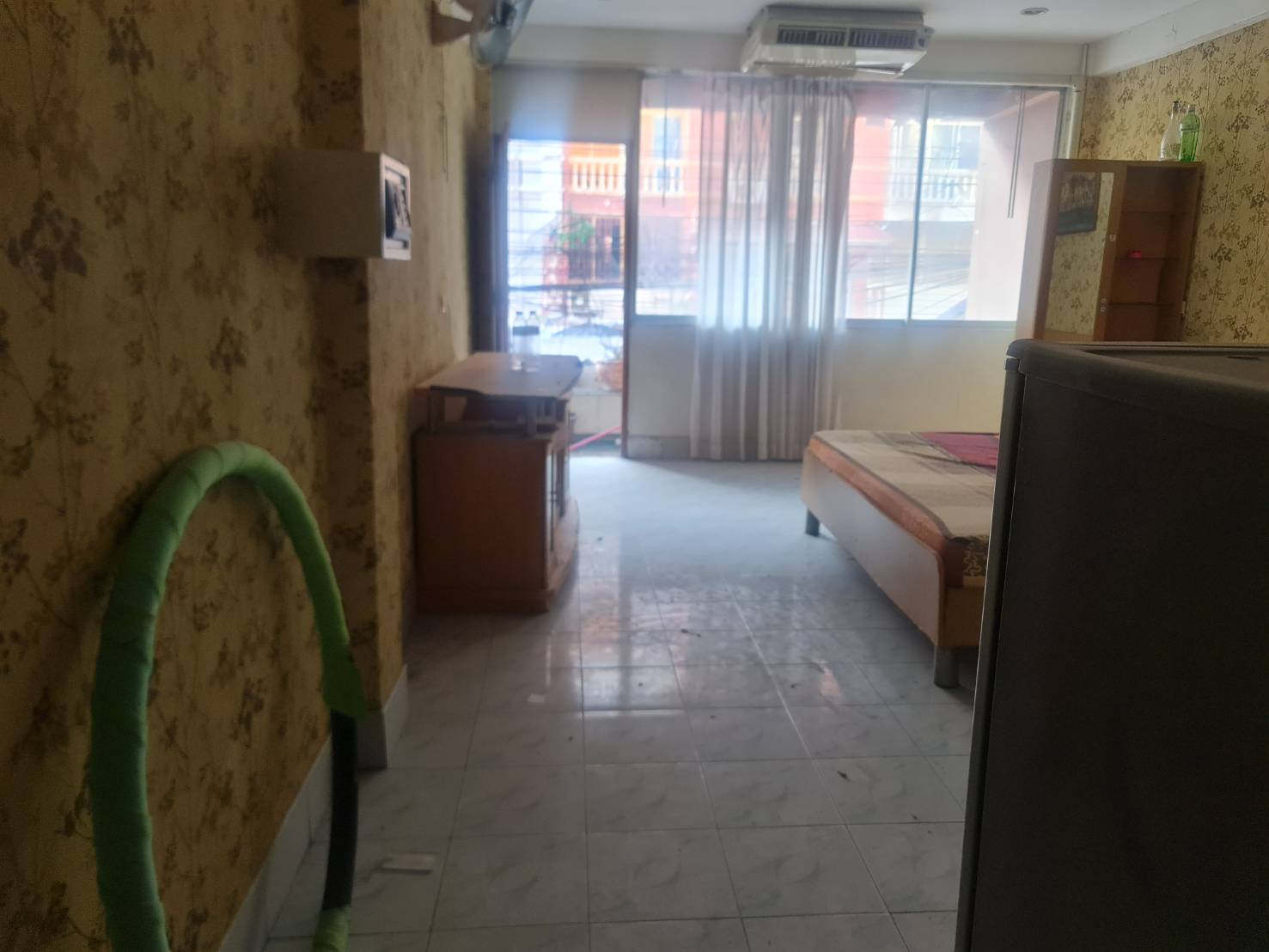 Commercial building for rent in Jomtien, Pattaya, suitable for business.