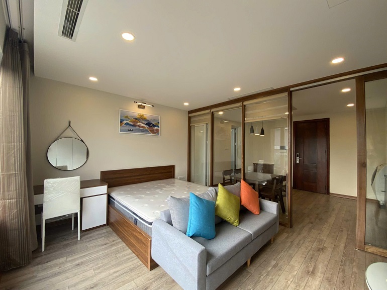Nice, modern 2 – bedroom apartment with lake view in Ho Ba Mau street, Dong Da district for rent