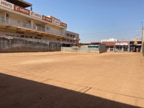 EN VENTE : parcelle nue de 700 m² clôturée, ...