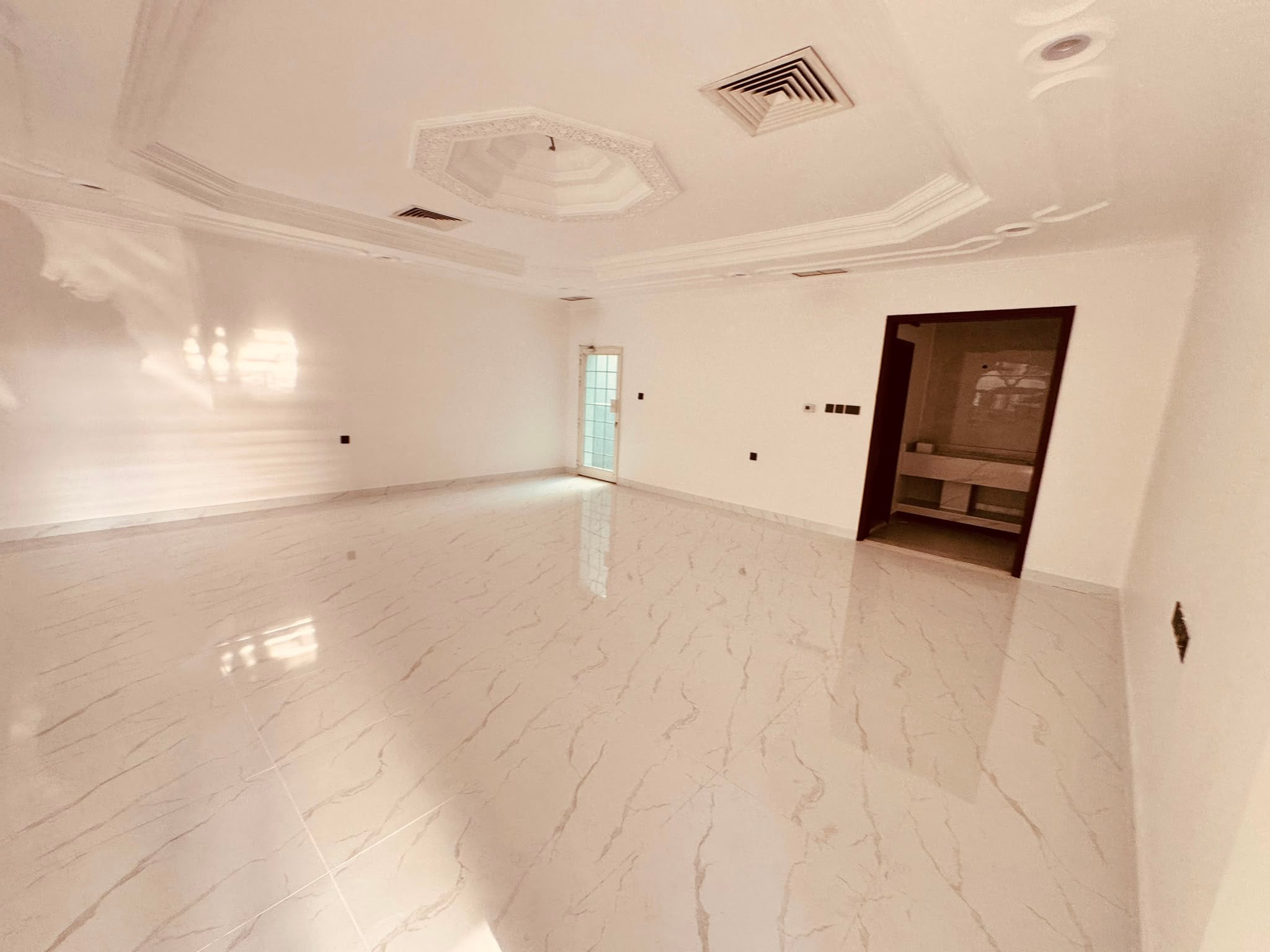VILLA DE LUJO EN ALQUILER - QURTUBA, KUWAIT