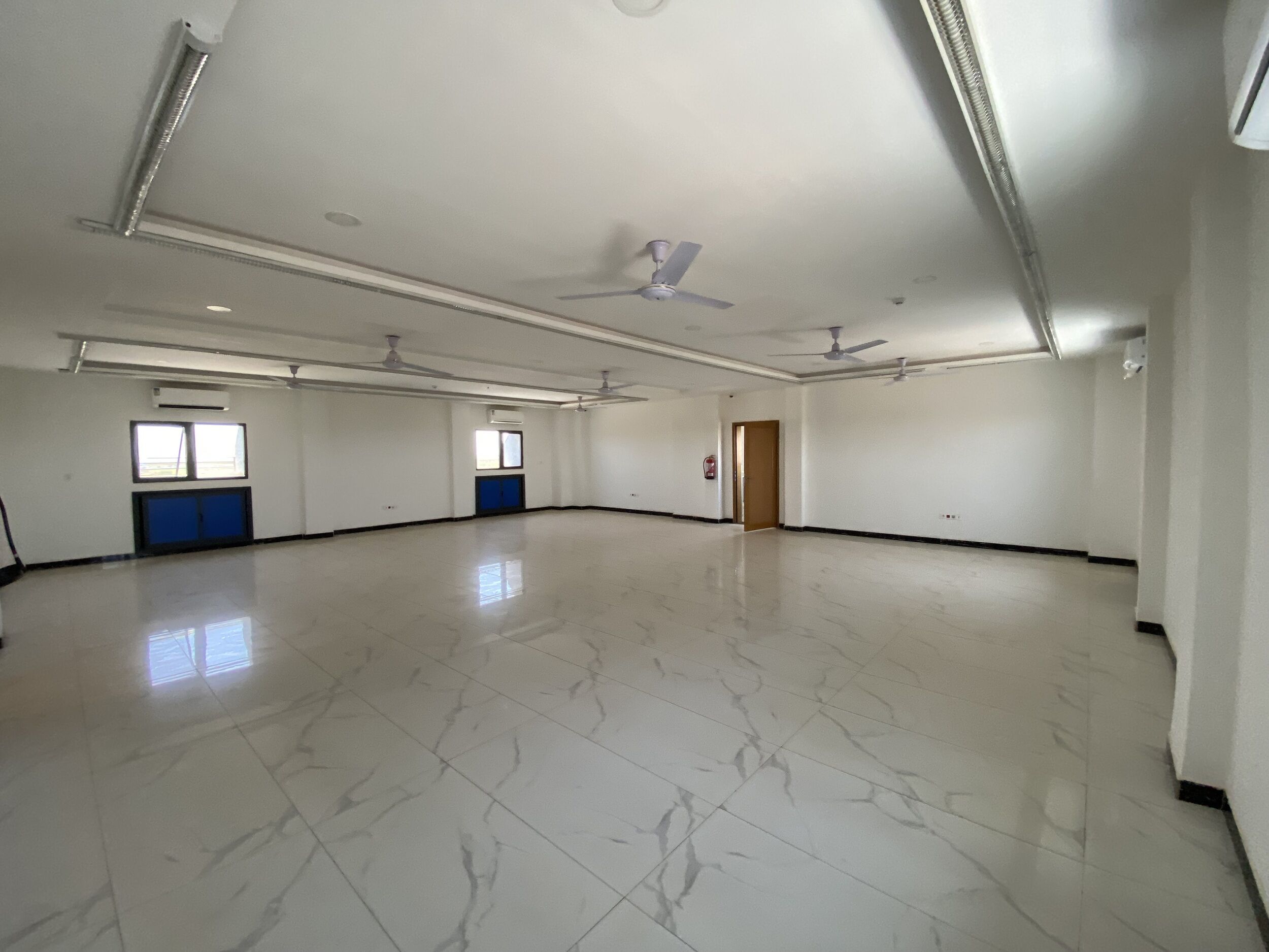 LOCATION IMMEUBLE R+6 A OUAGA2000 EN FACE D'UNE AVENUE OUAGADOUGOU