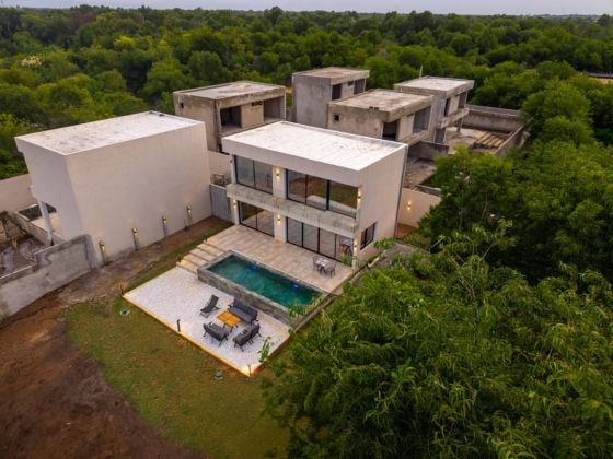A VENDRE - 6 VILLAS AVEC PISCINE A ASSINIE 