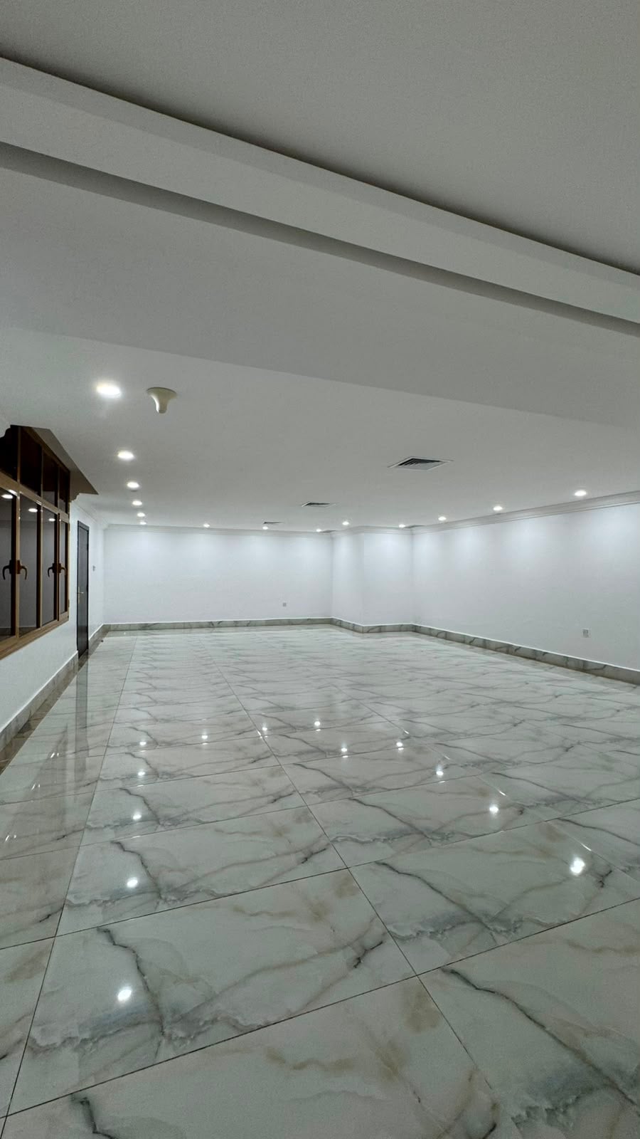 Basement apartment with private entrance for rent in Al-Siddiq. It consists of 5 rooms, including 3 master bedrooms.