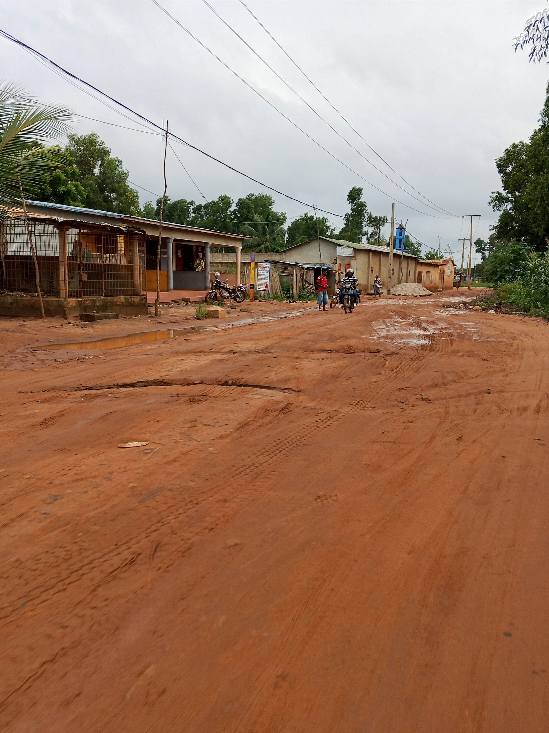 Bénin à GLO-FANTO précisément à ALLADAKOMEY OPPORTUNITÉ FONCIÈRE À SAISIR à 2.700.000F / Parcelle TF +229 01 01 96 25 88 41 WHATSAPPS*