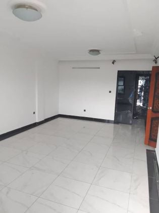 BEL APPARTEMENT DE DEUX CHAMBRES À LOUER À MAKEPE 