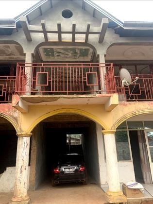 AU CENTRE-VILLE DE MBANDAKA : PARCELLE 1 400 m² + R+1 — PRIX ...