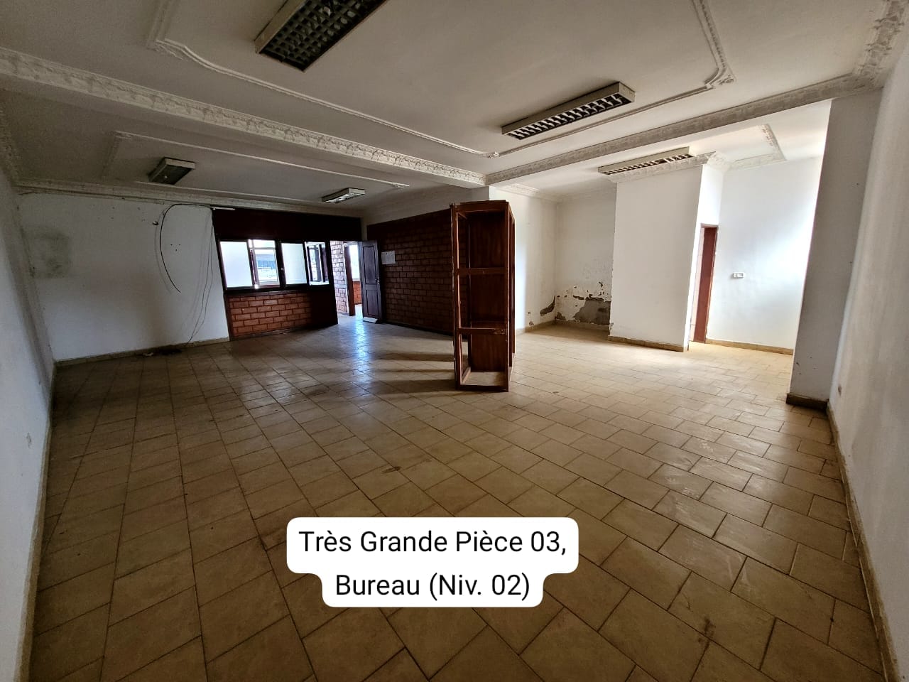Vaste et Magnifique Bureau Bon Standing à louer proche du Centre Ville