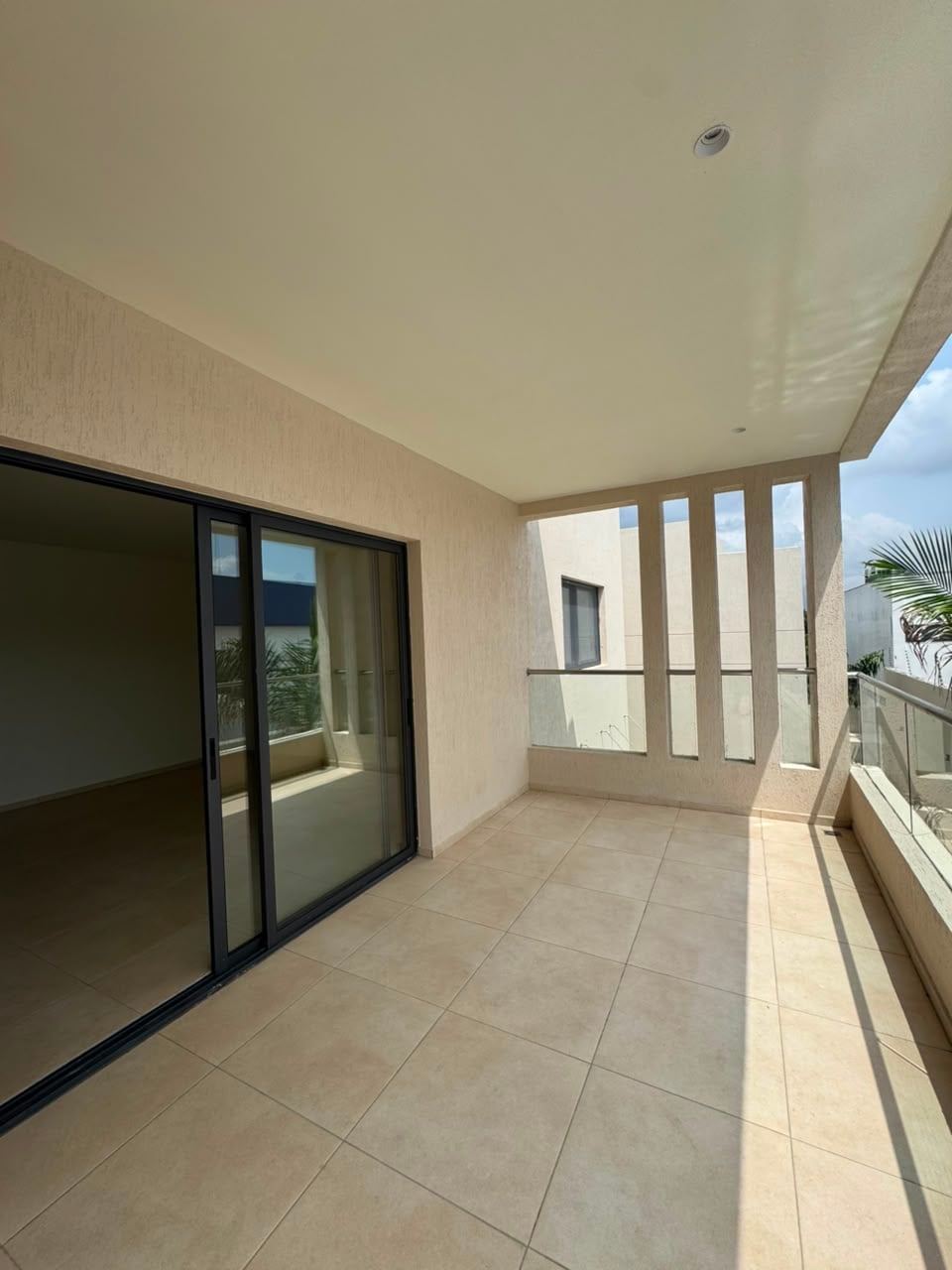 VILLA CINQ PIÈCES AU VALLON AVEC PISCINE