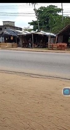 terrain commercial a vendre sur l ancienne voie de bassam ( village ...