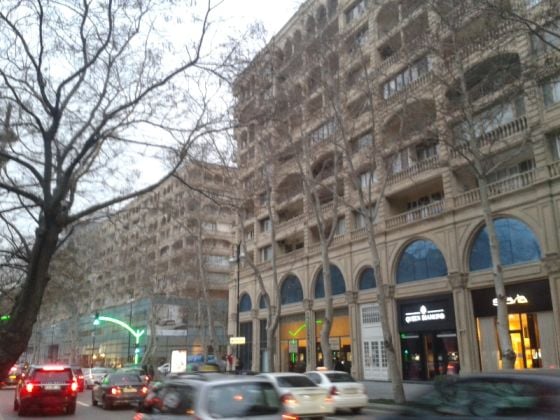 2 BDR apt close to Port Baku & seaside boulevard