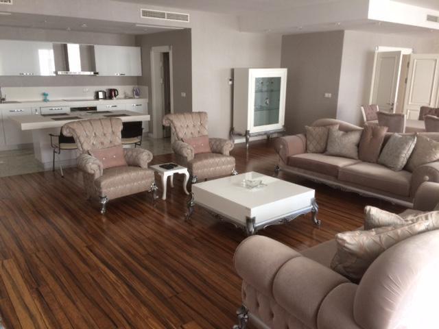 3 bedroom big size apartment in Port Baku residence