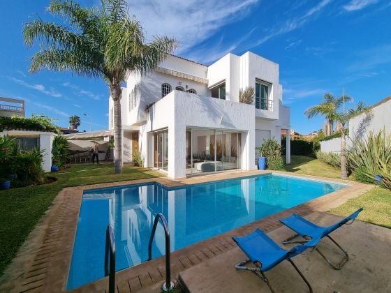 Fully Renovated Villa with Swimming Pool Harhoura