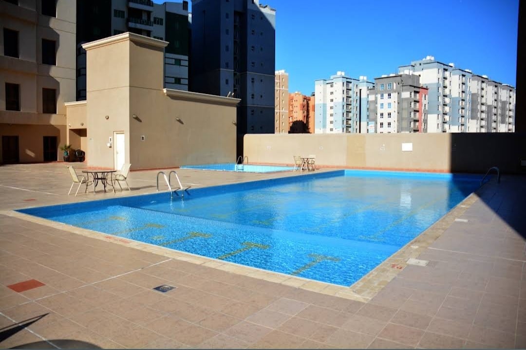 Looking for a flat with a swimming pool. Or to share a flat with someone. My budget is 150 to 200kd.