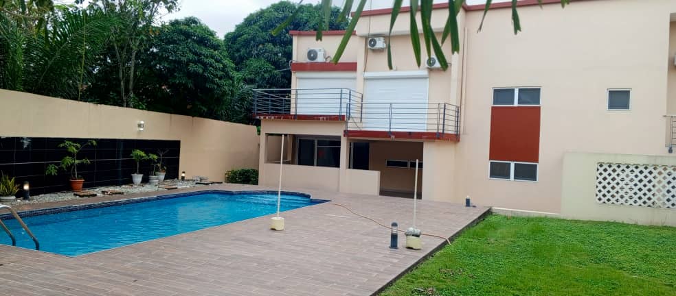 Location d'une villa duplex de standing au Vallon
