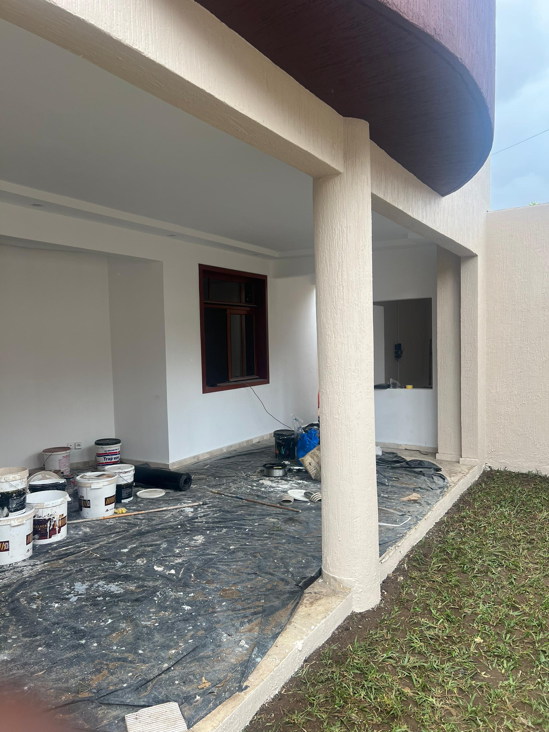 Location d'un duplex 5 chambres situé au vallon à 150 mètre de l'ambassade du Ghana