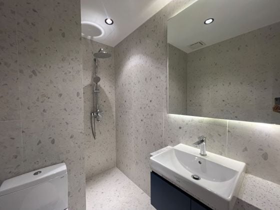 Condominio amueblado de 2 dormitorios en venta — BKK1, Phnom Penh ...