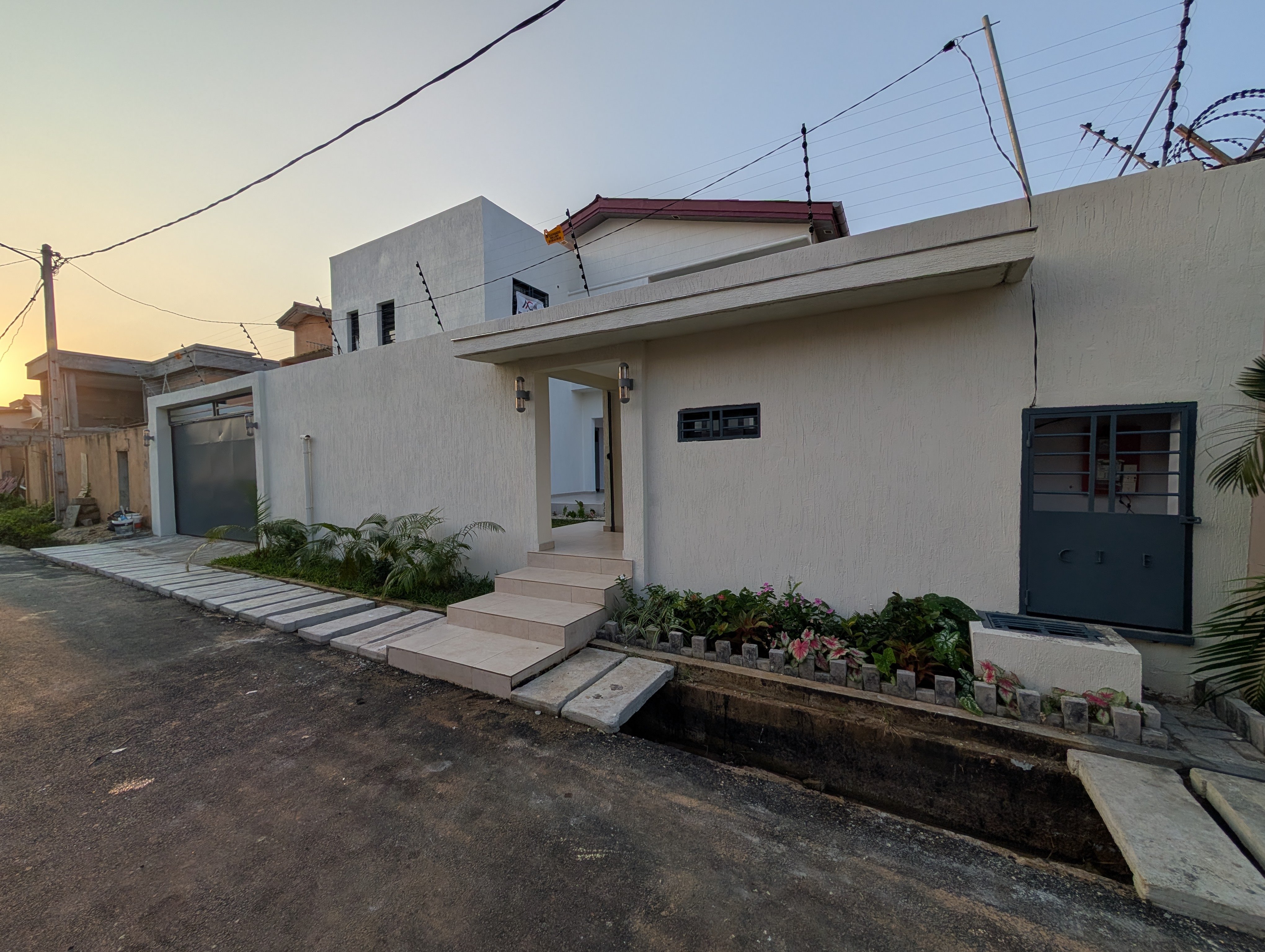 À LOUER – VILLA DUPLEX DE STANDING – 7 PIÈCES