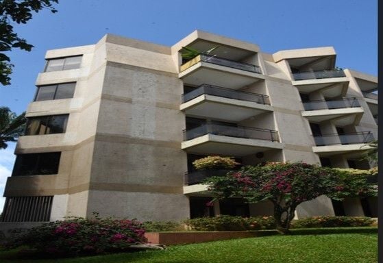 Cocody Danga, rue Cannebière appartement 4 pièces 250m2