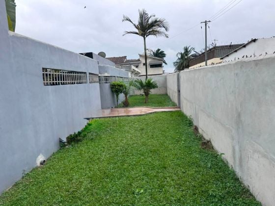 5-room villa for sale in Cocody Angré 