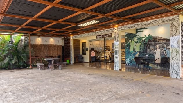 FOR SALE: TURNKEY BAKERY & COFFEE SHOP IN SANTA ELENA DE GENERAL VIEJO, ...