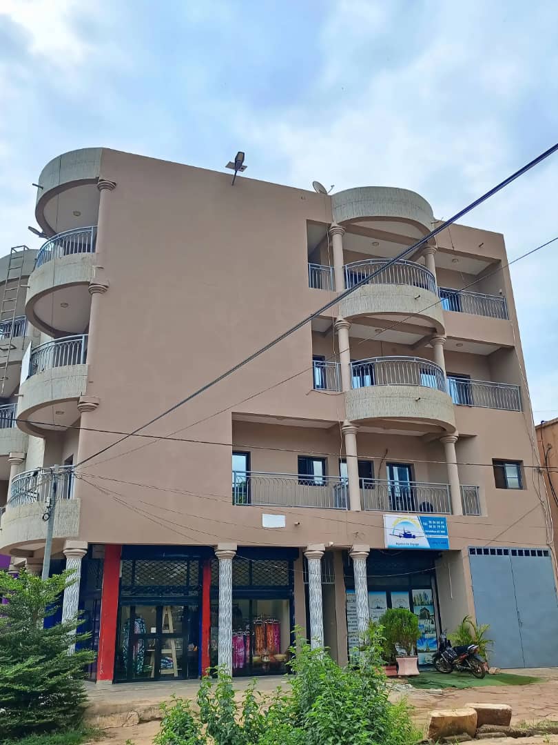 Appartement de 2 chambres à louer à l'aci 2000