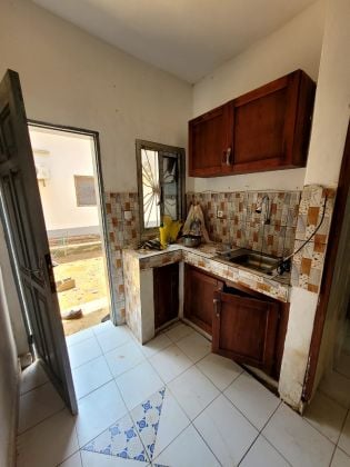 Jolie Chambre Moderne avec Coin Cuisine à louer à Obili