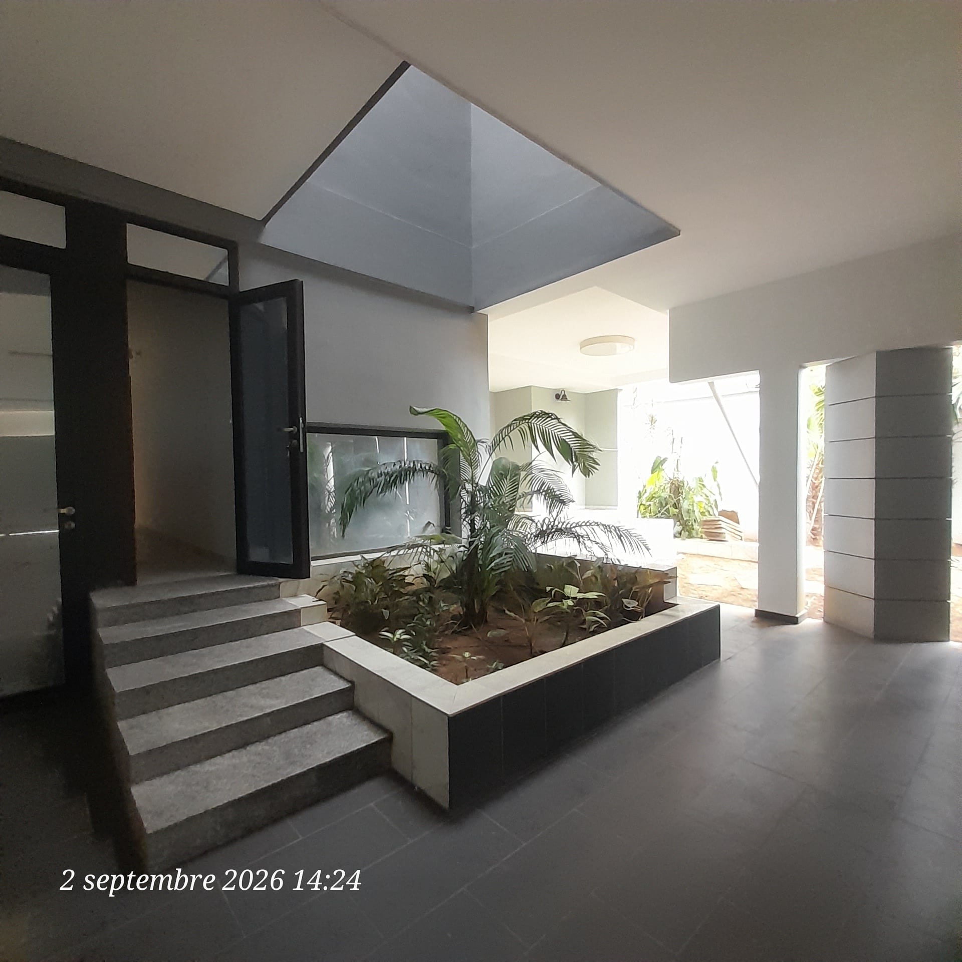 DUPLEX SIX PIÈCES AVEC PISCINE AU VALLON