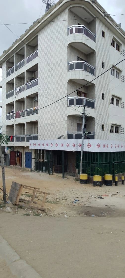 Yopougon millionnaire vente immeuble R+3
