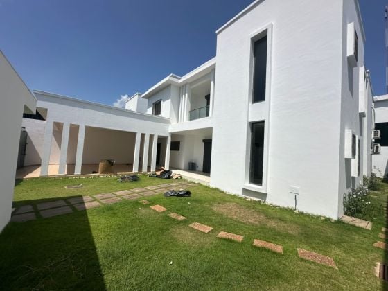 Location d'une belle villa moderne à la Riviera 4