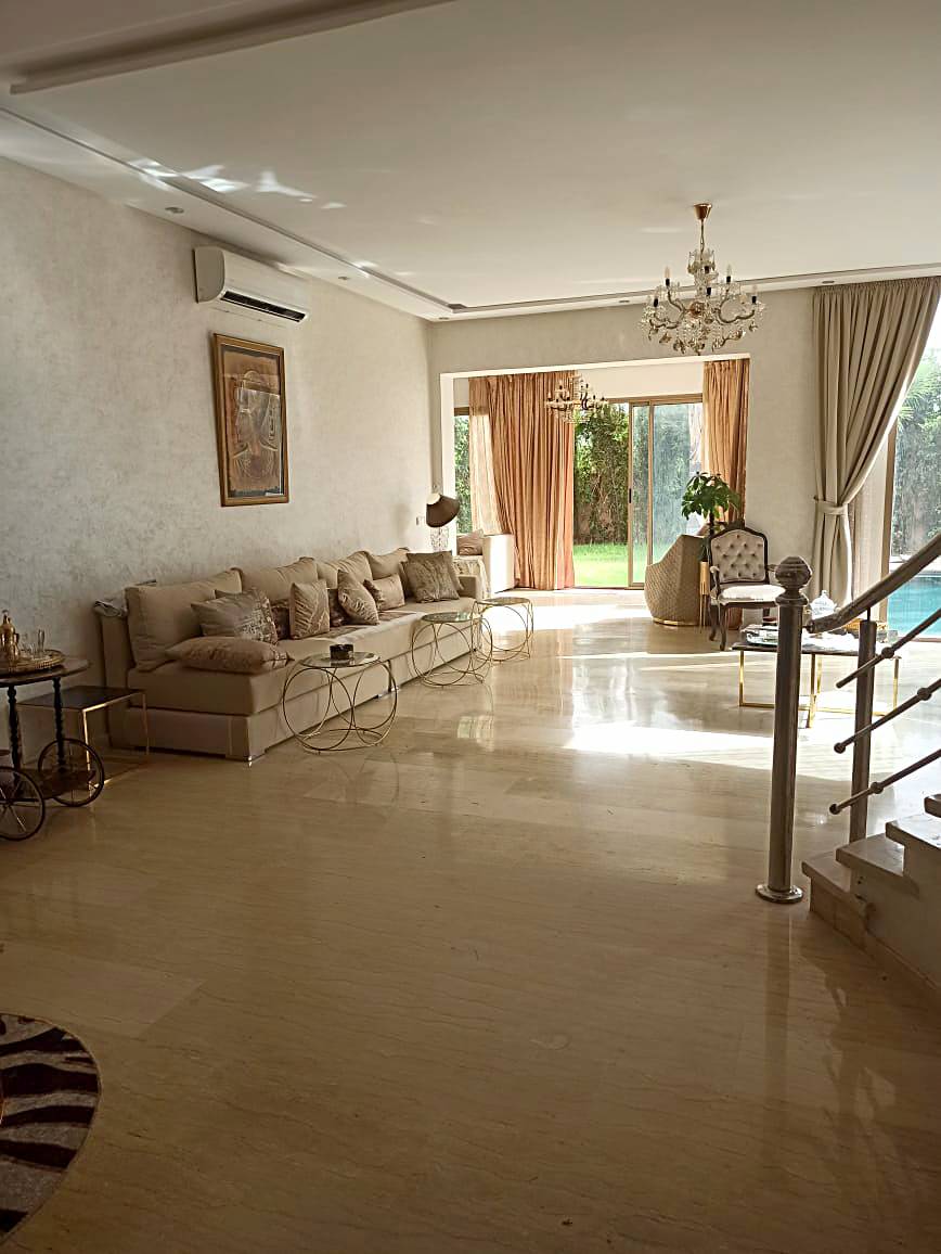 Villa à louer , route de casa