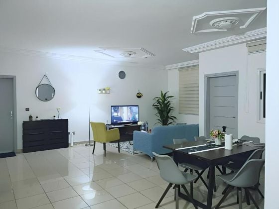 Large, spacious apartment equipped with quality furniture