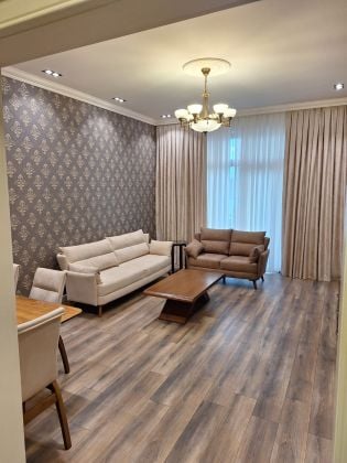 White City 1 bedroom modern comfortable apt 