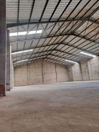 Entrepôt de 1000m² en location  a Wayalghin 