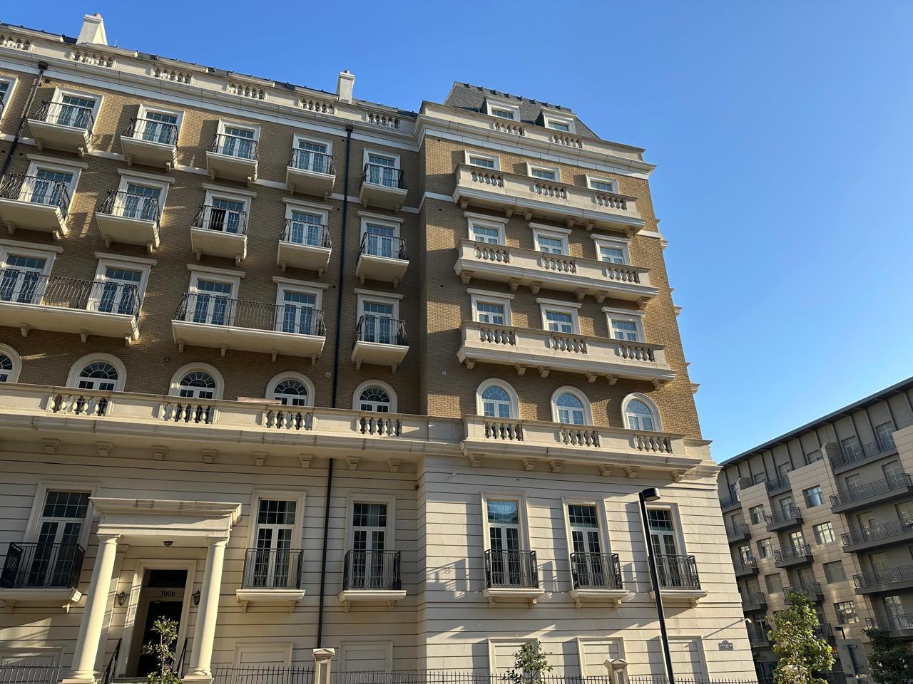 2 BR newly renovated modern apt in Knightbridge White City 
