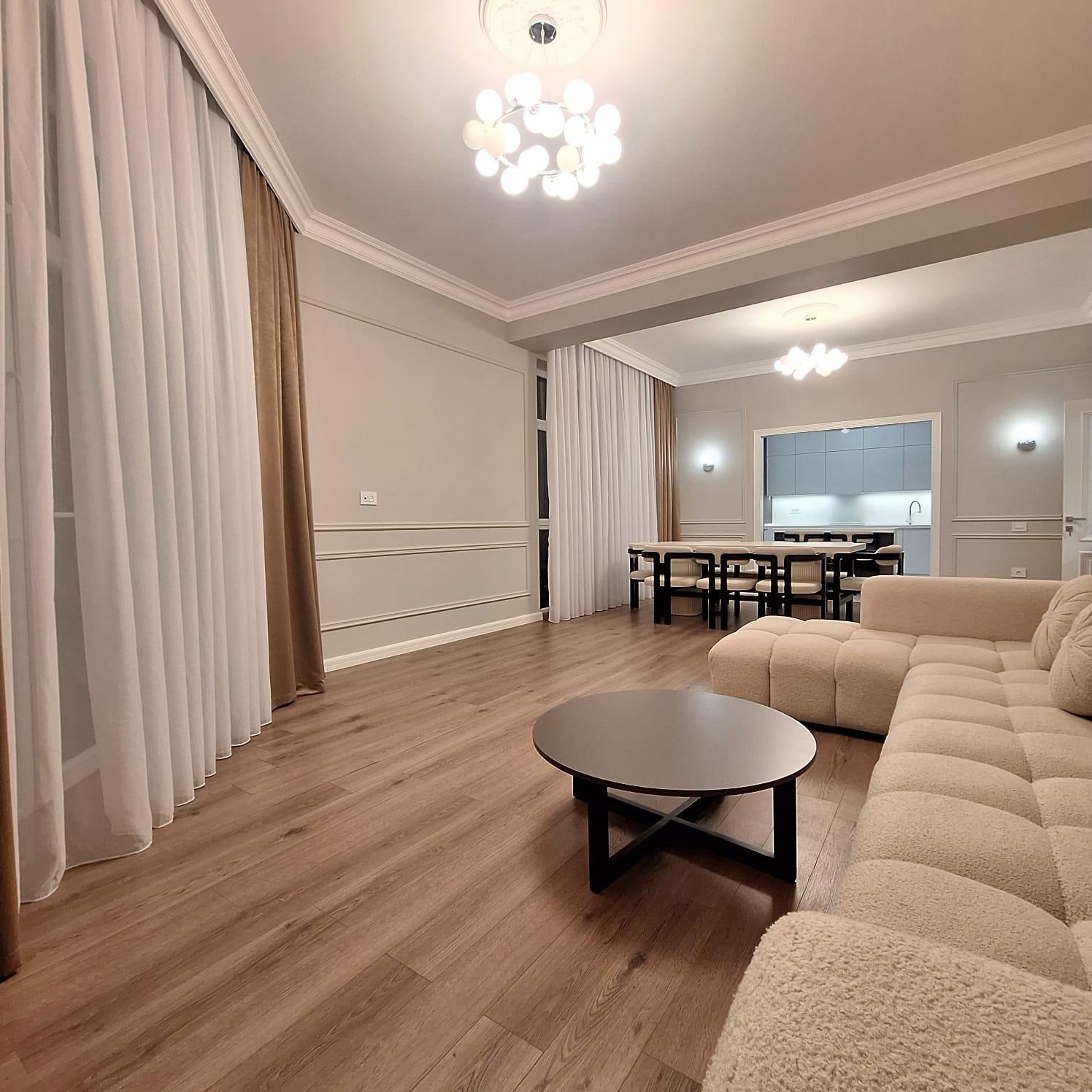 2 bədroom modern apt in White City 