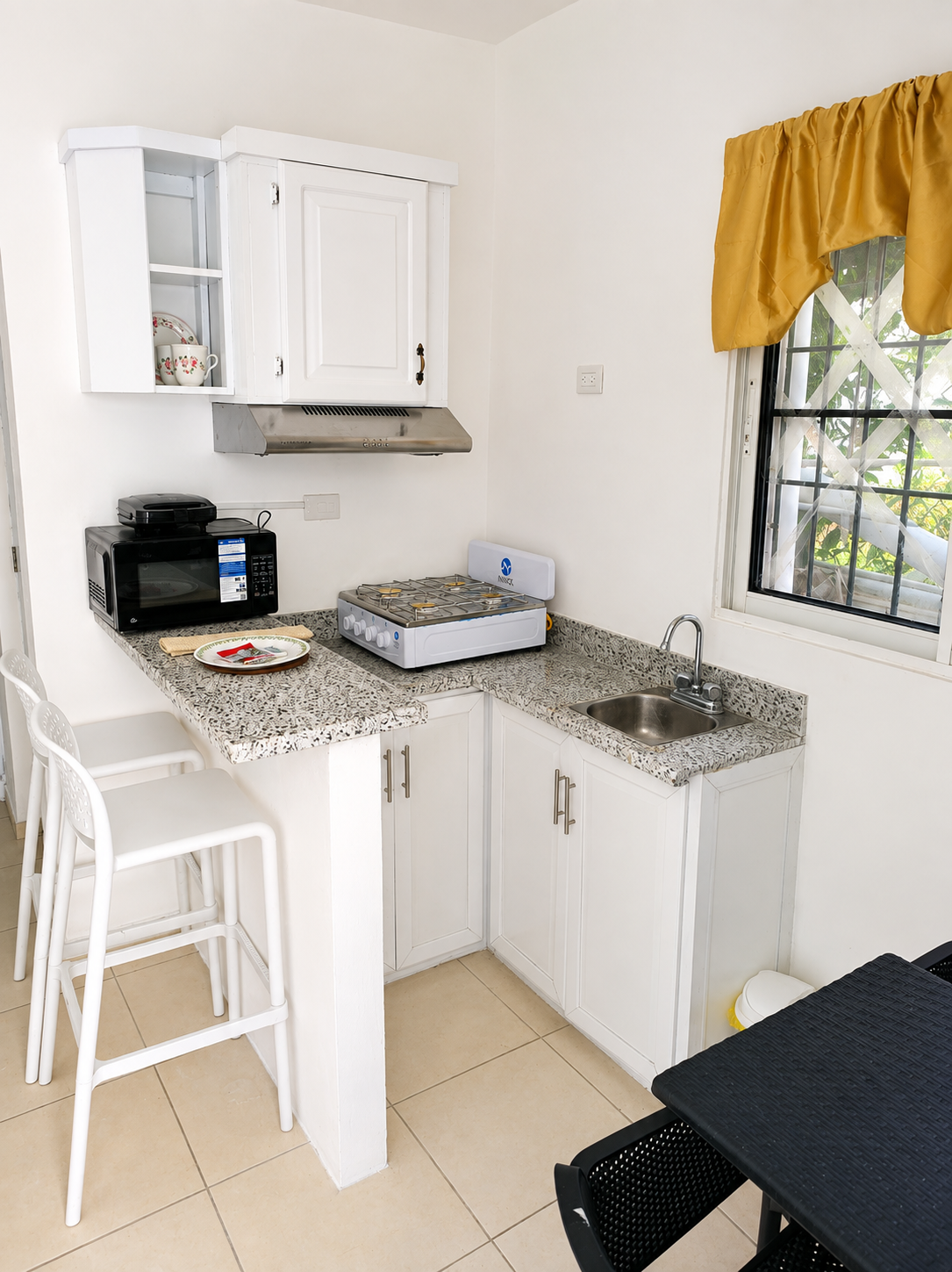 Furnished one-bedroom apartment with private kitchen and bathroom