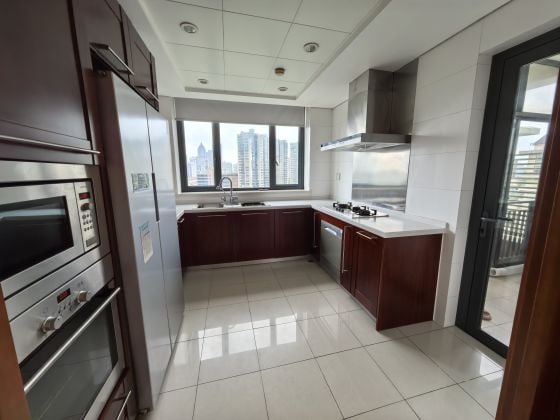 4 rooms apt next to Li gong di/Jinji lake with best facility in the ...