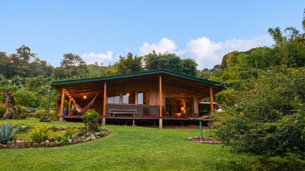 FERME DURABLE AVEC ACCÈS À LA RIVIÈRE ET VUE SUR ...