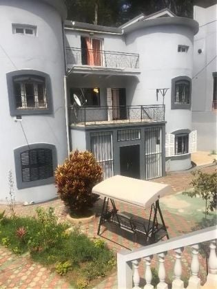 APPARTEMENT T5 MEUBLÉ À LOUER À AMBATOROKA