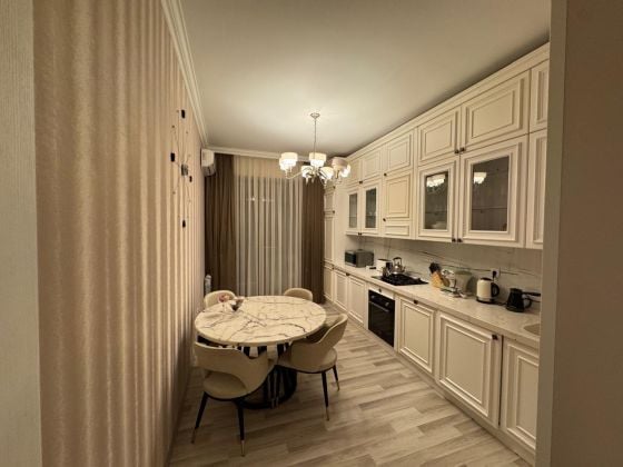 Fully furnished Long term 2 bedrooms 2 bathrooms master bedroom with ...