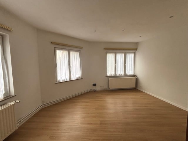 Etterbeek (near Schuman) – 4 Bedrooms Apartment with Balcony